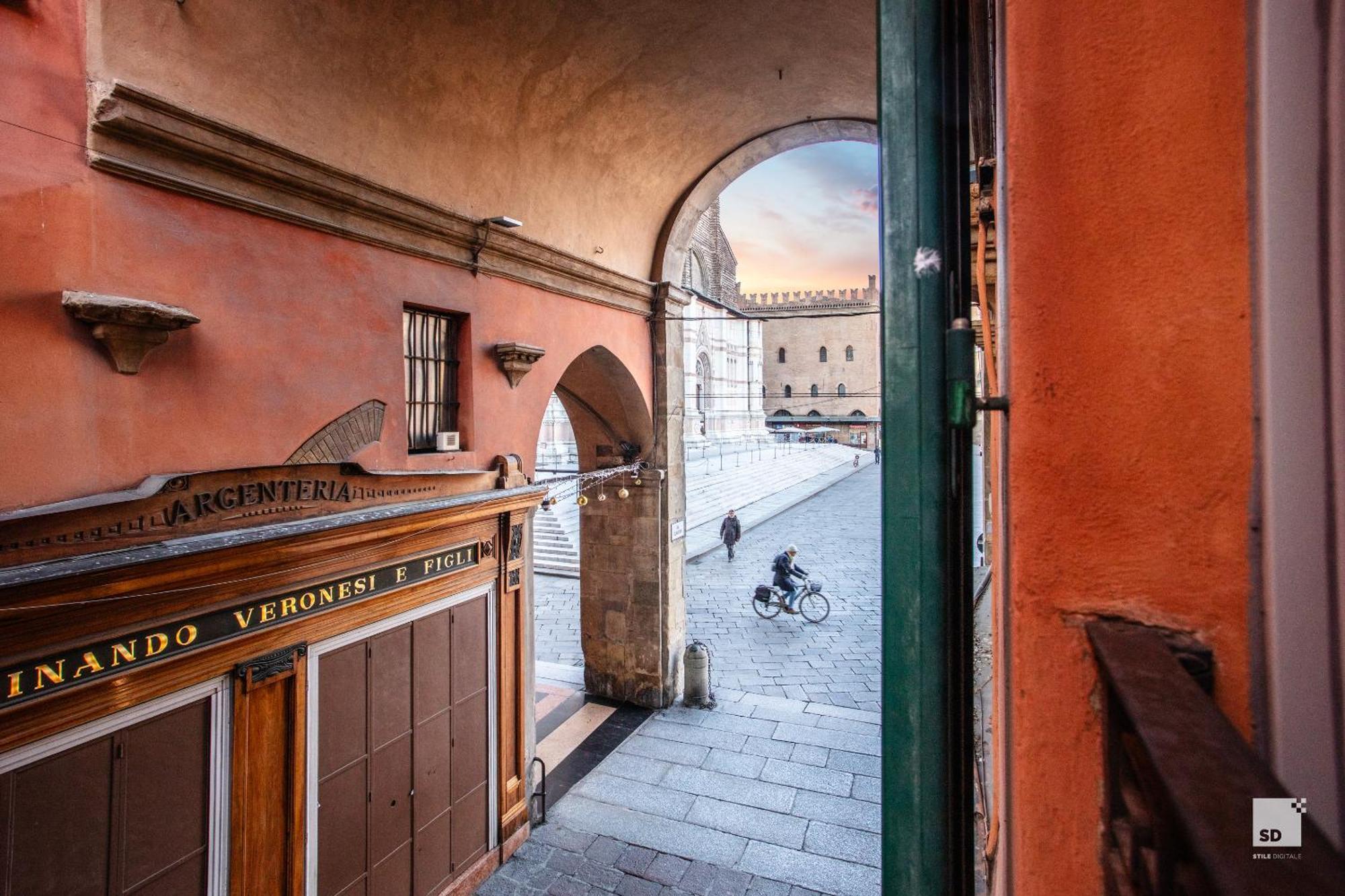 Urbanicooh Guidozagni - Piazza Maggiore View Bologne Extérieur photo
