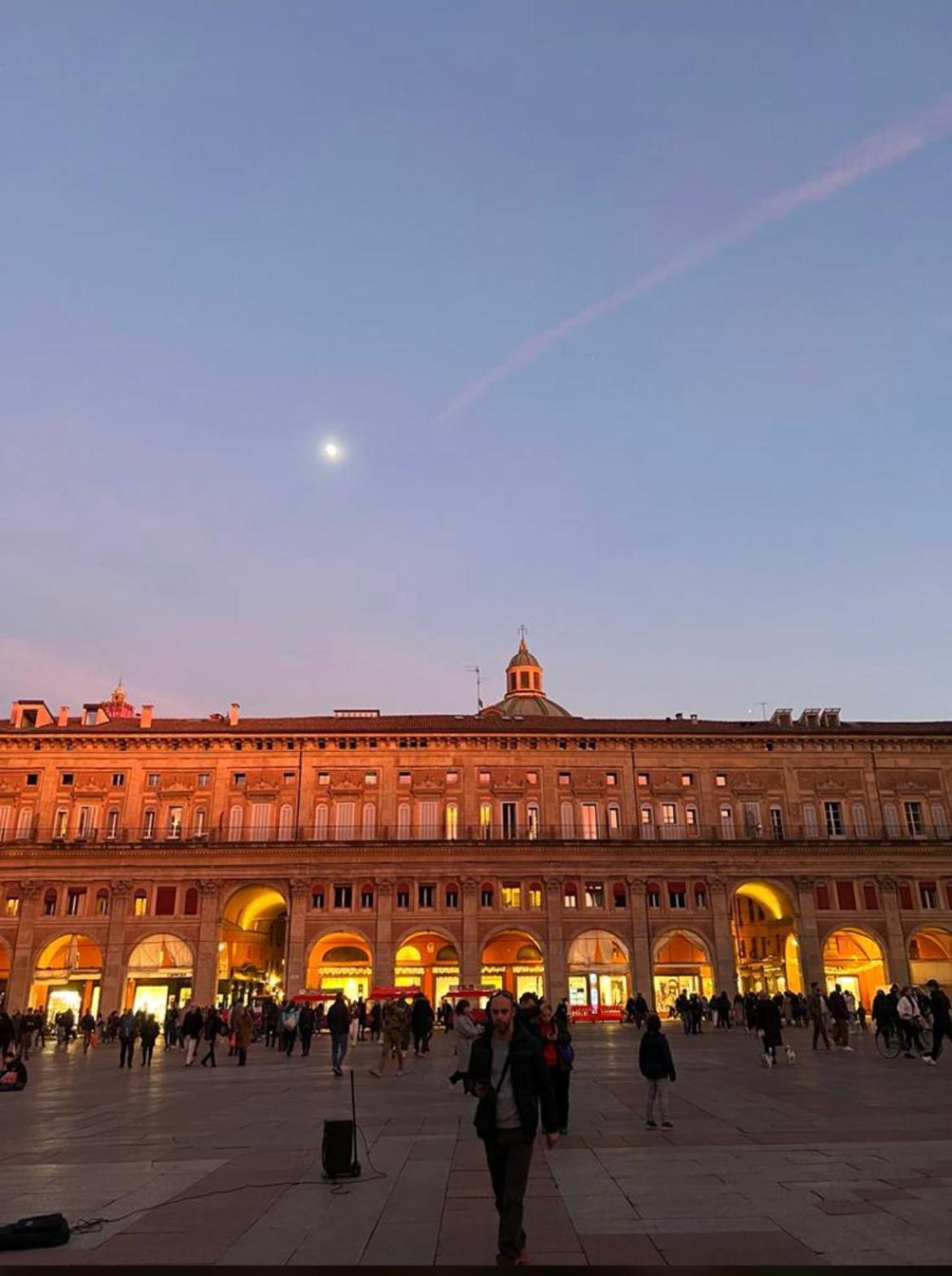 Urbanicooh Guidozagni - Piazza Maggiore View Bologne Extérieur photo